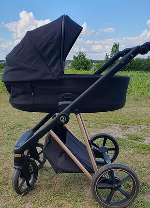 Очень удобная и красивая коляска roan ivi 2 в 1