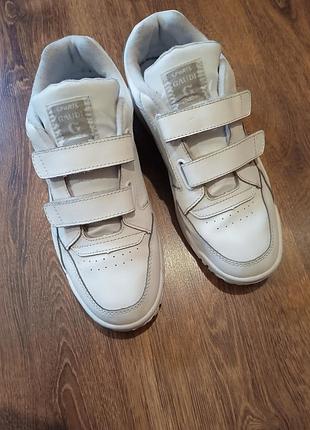 Продам кожаные кроссовки бренда gaudi sports