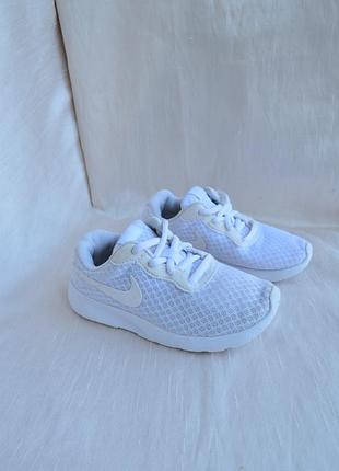 Дитячі кросівки nike tanjun розмір 27,5 устілка 16,5 білі легкі