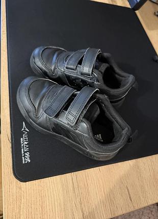 Дитячі кросівки adidas оригінал, 29 розмір, чорні