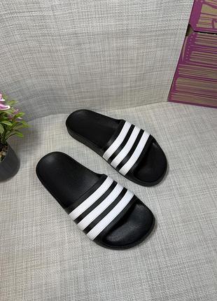 Оригінальні шльопанці adidas