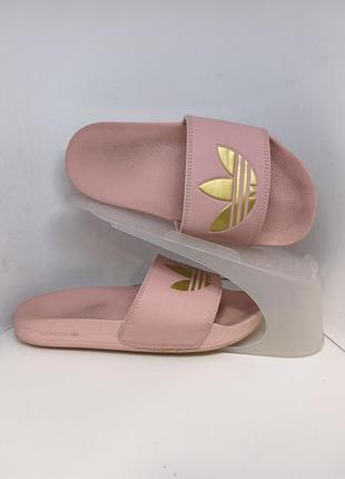 Шльопанці жіночі adidas  adilette gz6198 оригінал, у дуже гарному стані