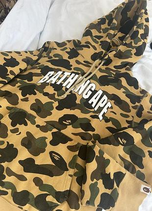 Bape худи! размер : по бирке л-по факту хл. состояние: 10/10 !цена:6500грн была куплена в праге в магазине халф прайс