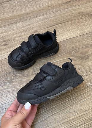 Дитячі шкіряні кросівки для хлопчика clarks steggy2 pace чорні р.27,5 устілка 17,5см. на стопу 16,5см.