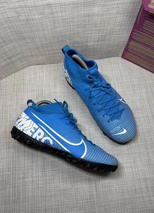 Оригіналтні сороконіжки nike