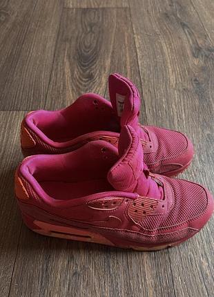 Кроссовки nike air max 38 размера.