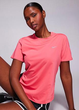 Жіноча футболка nike swift women’s dri-fit short-sleeve running toр hm9698-897 розмір: м