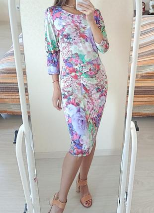 Сукня escada