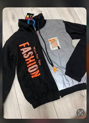 Спортивна кофта на замку