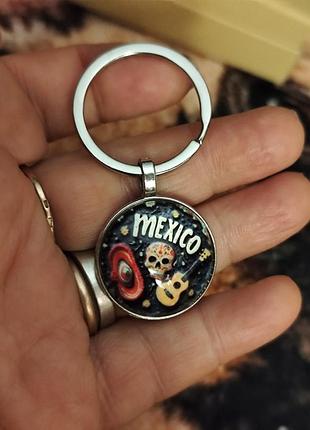Круглый брелок металл стекло мексика мехико mexico