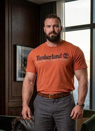 Футболка бренду timberland .
заміри:пог-64(69) см, довжина виробу -75 см , довжина рукава - 24 см