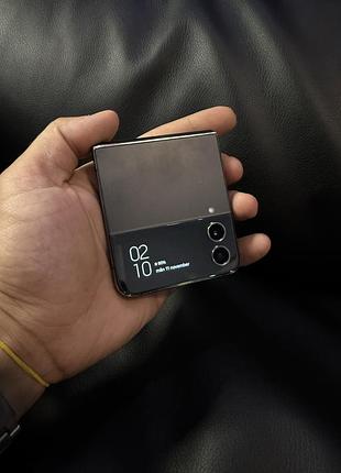 Samsung galaxy z flip 5 2