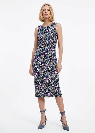 Ефектна драпована сукня міді в яскравий квітковий принт від zara
