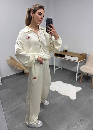 Костюм жіночий