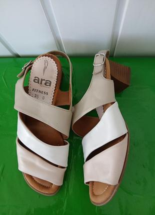 Босоножки кожаные ara