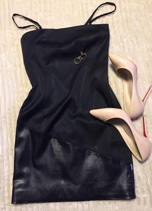 Стильне сукню коктельное італійського бренду exte