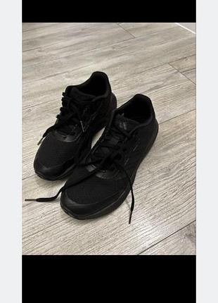 Кросівки adidas розмір 36 оригінал устілка 22 см