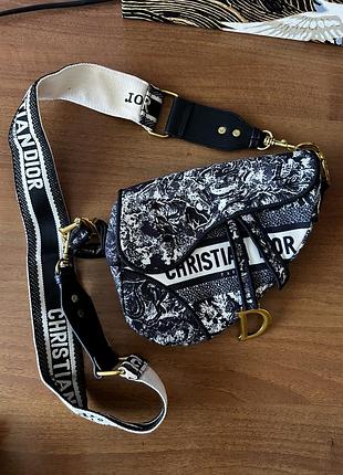 Жіноча сумка в стилі dior saddle