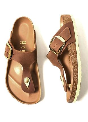 Кожаные сандалии   birkenstock gizeh big buckle в коричневой расцветке cognac /15312/