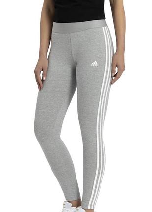 Сірі трикотажні легінси лосіни adidas essential 3-stripes (оригінал) опис: продам оригінальні жіночі легінси adidas