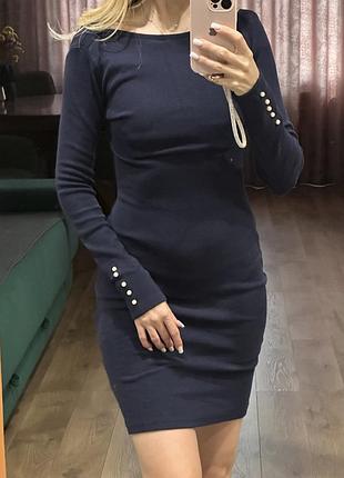 Тепле плаття по фігурі