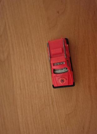 Машинки hot wheels и обычные