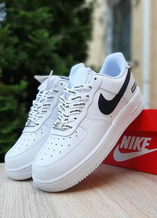 Мужские качественные и стильные кроссовки supreme x nike air force 1 low white/black белые с черным