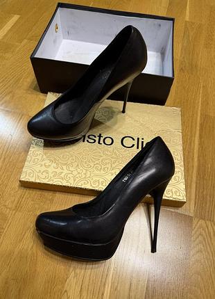Туфлі clio 39 р. шкіряні чорні на шпильці, платформа