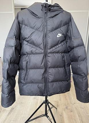 Оригінальна чоловіча куртка  nike storm-fit windrunner primaloft hooded jacket. артикул: fb8185-010.чорна куртка, розмір m, технологія storm-fit