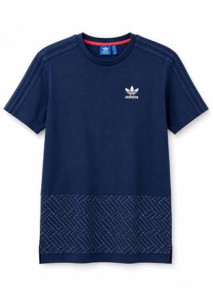Чоловіча футболка adidas подовжена розмір s