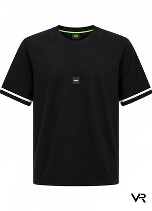 Чоловіча футболка boss чорна з контрастними смугами на рукавах та логотипом premium casual