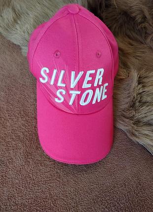 Крута малінова бейсболка ,silver stone