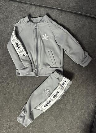 Костюм adidas на малюка