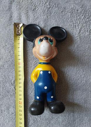 Резиновая игрушка 3