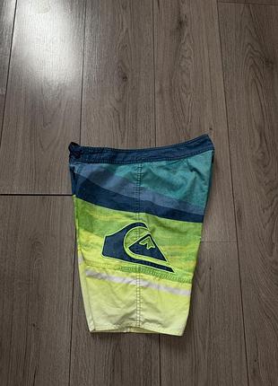 Вінтажні чоловічі шорти quiksilverрозмір s/m