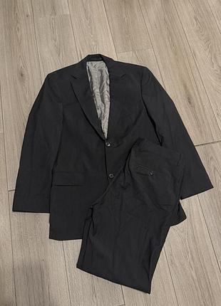 Чоловічий костюм hugo boss розмір l чорний