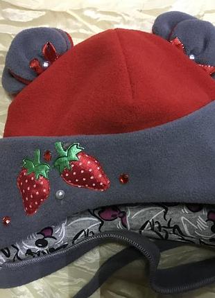 Червона із сірим шапочка з вушками для дівчаток від пів року до 2 років