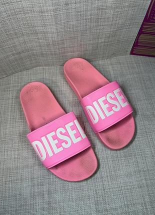 Оригінальні шльопанці diesel