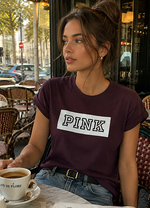 Стильна футболка бордового кольору з принтом victoria's secret pink made in sri lanka, оригінал