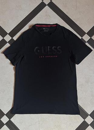 Чорна футболка guess