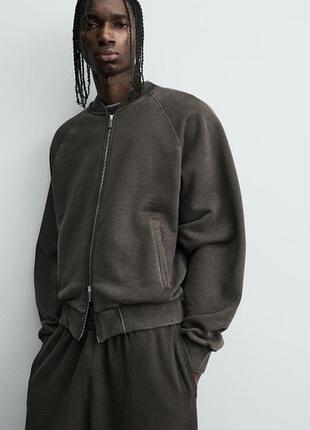 Бомбер трикотажный на молнии zara 19532 brown