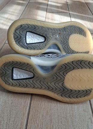 Adidas  yzy 3