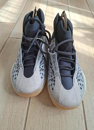 Adidas  yzy 6