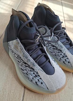Adidas  yzy 8