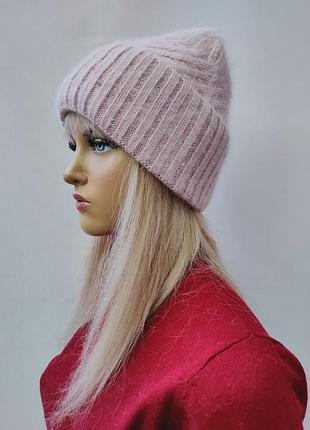 Молодіжна в'язана шапка з високим закотом з ангори та напіввовни пудра