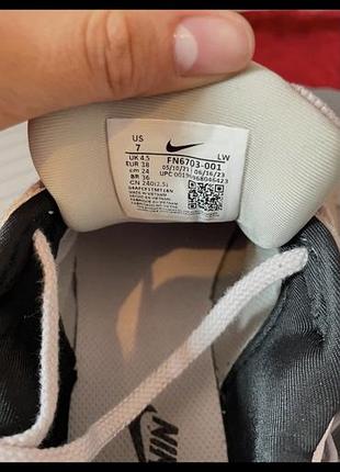 Кросівки nike нові, без коробки. ніжний сіро-рожевий колір. розмір 38. довжина устілки — 24 см. легкі, зручні та дуже стильні, ціна 2500грн пи