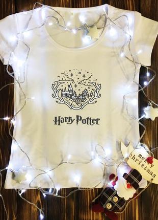 Женская футболка с принтом - harry potter - хогвартс1 фото
