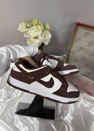 Стильні жіночі кросівки nike dunk low sail/ red sepia metallic gold