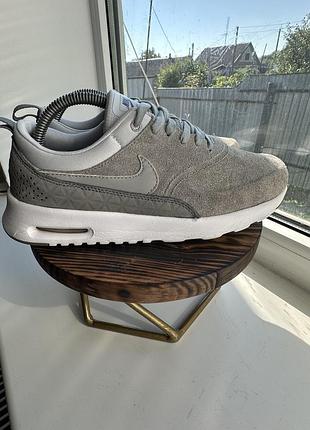 Кросівки жіночі nike