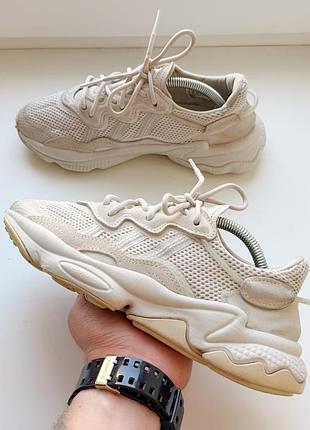 Женские кроссовки adidas ozweego
